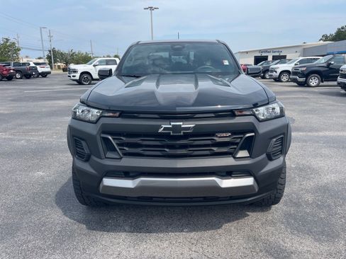 Used 2023 Chevrolet Colorado Trail Boss w/ Technology Package AWD/4WD image 2