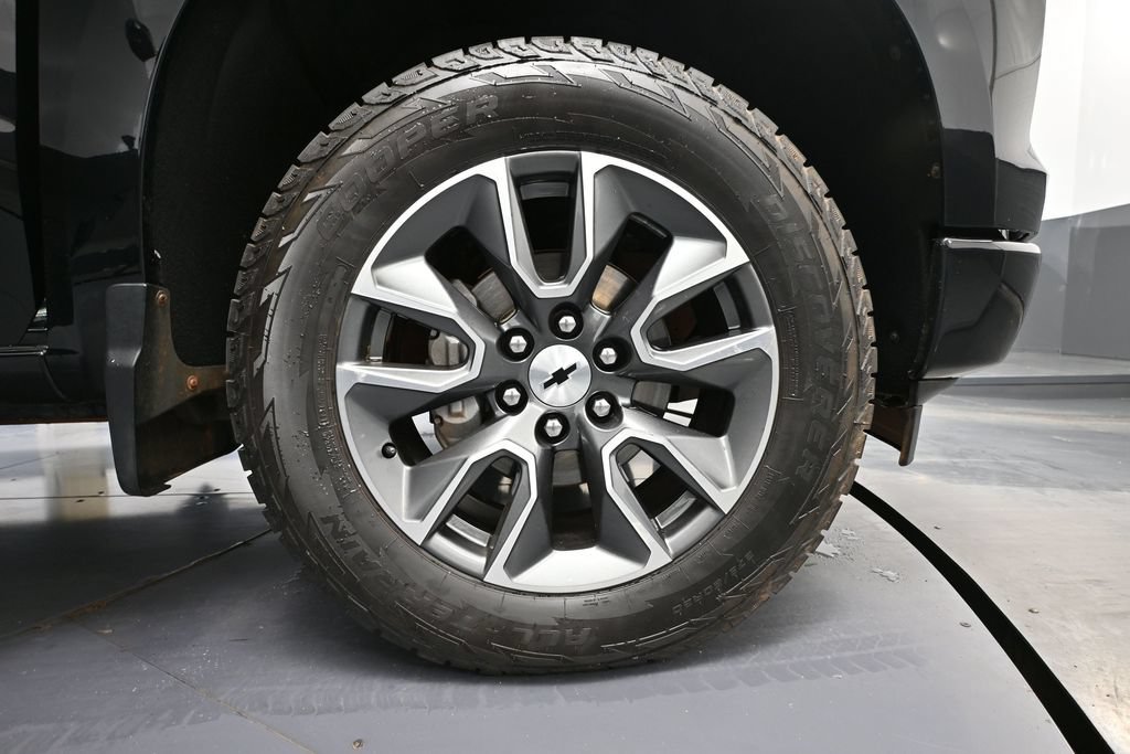 Used 2024 Chevrolet Silverado 1500 RST AWD/4WD image 12
