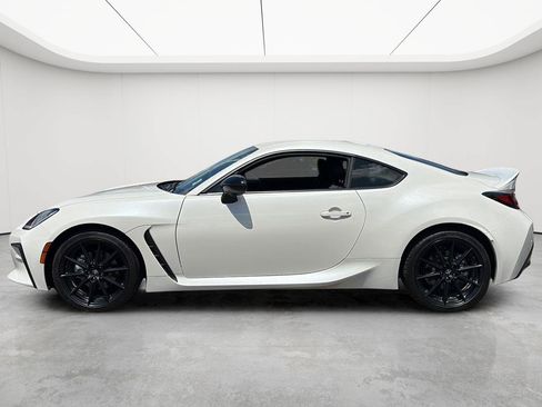 Used 2025 Toyota GR86 Premium w/ ALL Weather Mat Package (TMS) RWD image 5