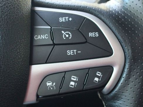 Used 2015 Dodge Challenger SRT w/ Technology Group image 43