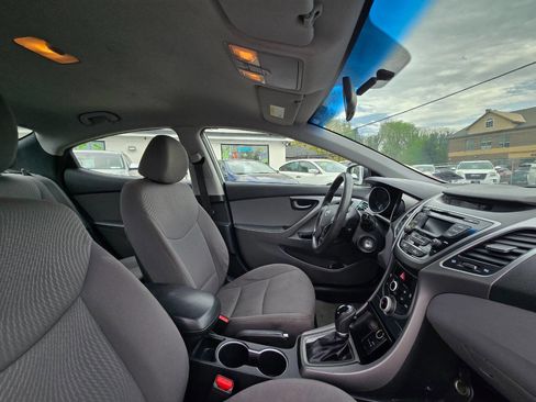 Used 2015 Hyundai Elantra SE FWD image 34