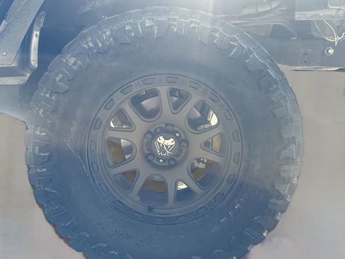 Used 2017 Jeep Wrangler Unlimited Sport w/ Connectivity Group image 30