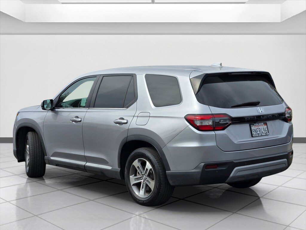Certified 2025 Honda Pilot EX-L image 7