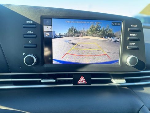 Certified 2025 Hyundai Elantra SE image 15