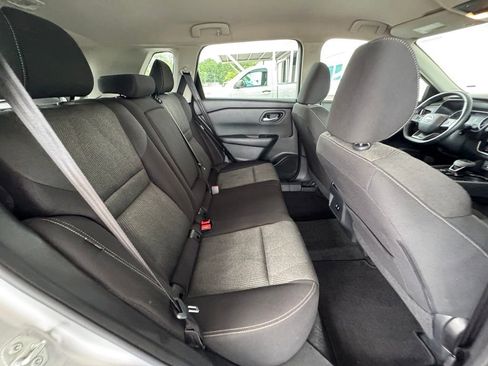 Used 2025 Nissan Rogue SV FWD image 23