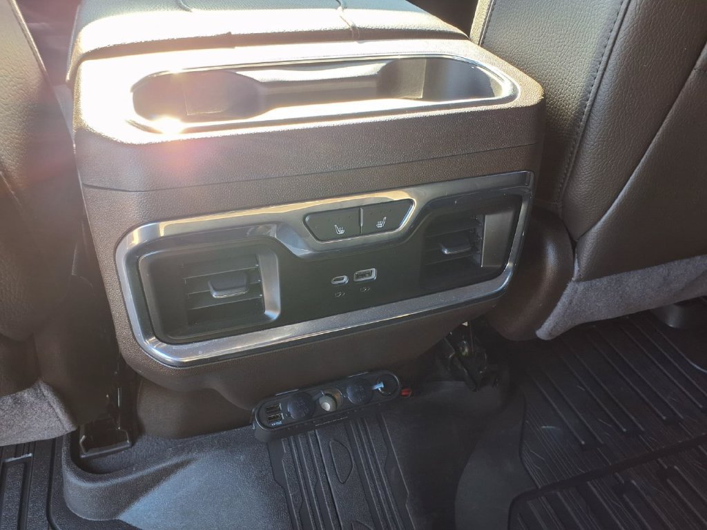 Used 2024 GMC Sierra 3500 Denali w/ Denali Reserve Package AWD/4WD image 18