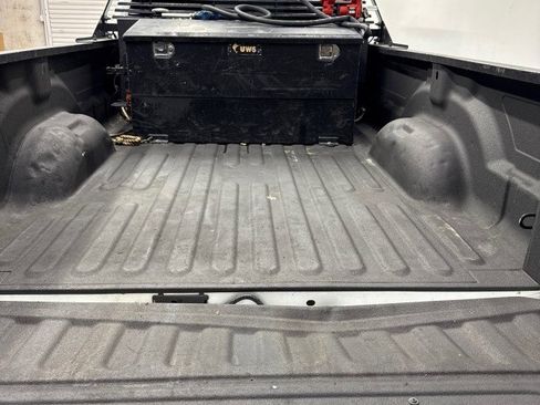 Used 2022 RAM 2500 Tradesman w/ Chrome Appearance Group AWD/4WD image 8