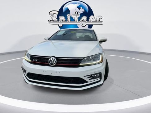 Used 2017 Volkswagen Jetta GLI image 3
