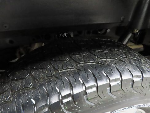 Used 2021 Ford F150 Lariat w/ Equipment Group 502A High image 40