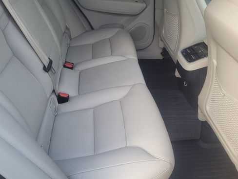 Used 2018 Volvo XC60 T5 Inscription image 31