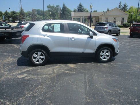 Used 2017 Chevrolet Trax LS AWD/4WD image 3