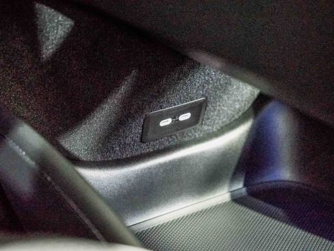 Used 2023 Mercedes-Benz EQS 580 4MATIC Sedan image 22