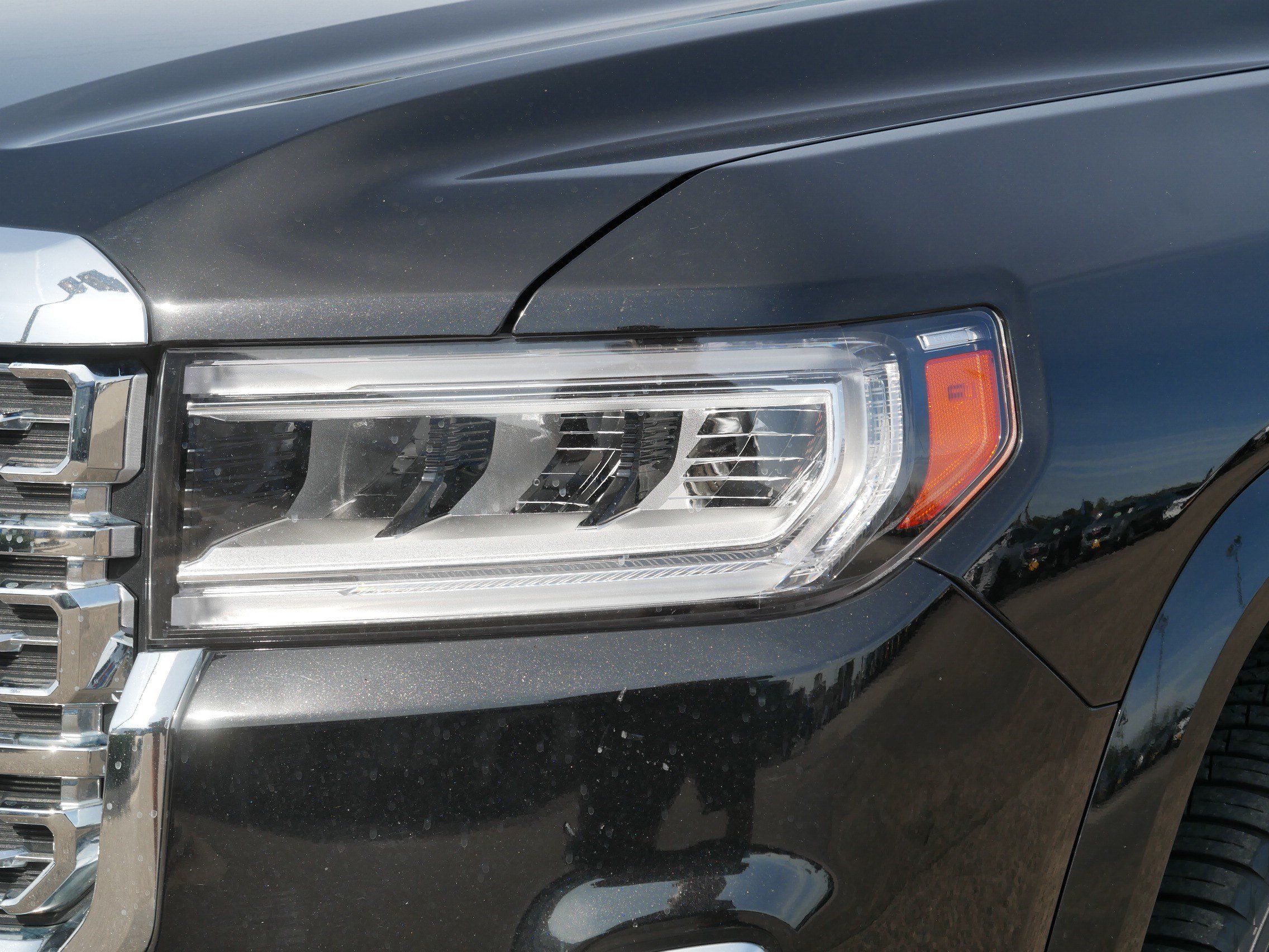 Used 2022 GMC Acadia Denali w/ Trailering Package AWD/4WD image 16
