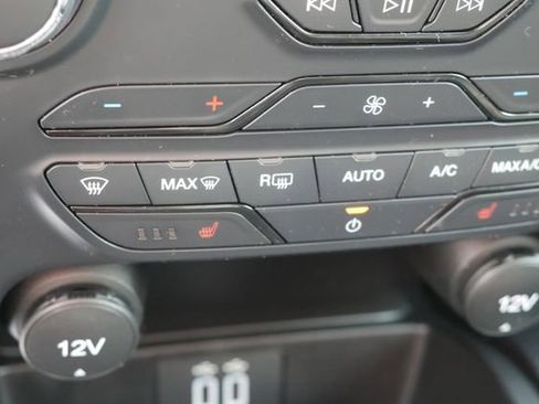 Used 2023 Ford Ranger Lariat w/ Tremor Off-Road Package image 5