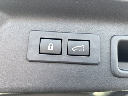 Used 2025 Subaru Forester Limited w/ Protection Package (1PH) image 11