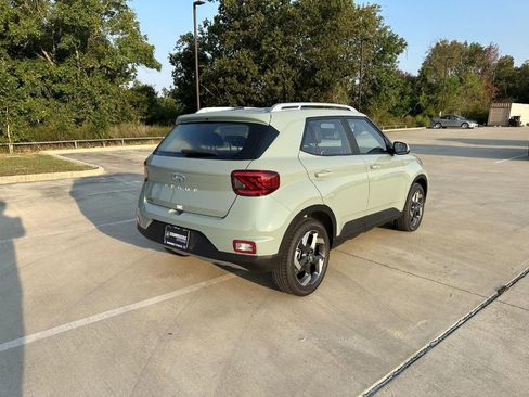 New 2025 Hyundai Venue Limited image 5