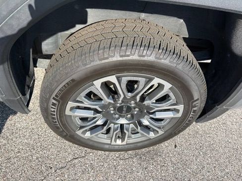 Used 2023 GMC Sierra 1500 Denali Ultimate AWD/4WD image 16