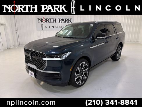 New 2026 Lincoln Navigator Reserve AWD/4WD image 1