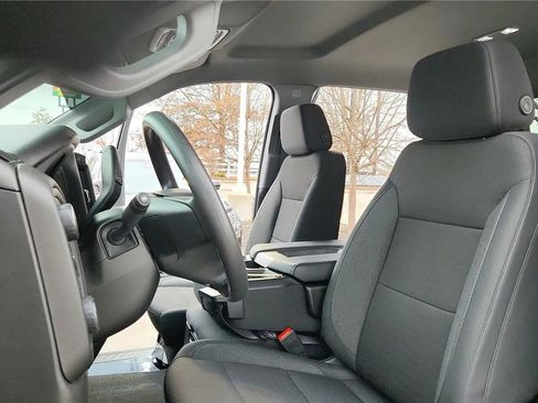 Used 2026 Chevrolet Silverado 2500 Custom w/ Custom Value Package image 29