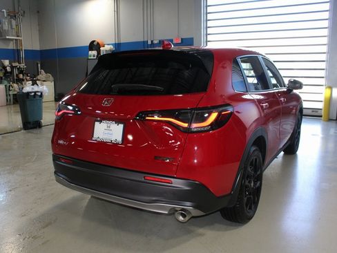 Certified 2025 Honda HR-V Sport image 41