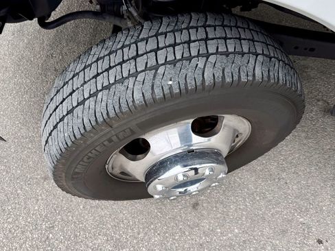 Certified 2025 Ford F350 Lariat image 34