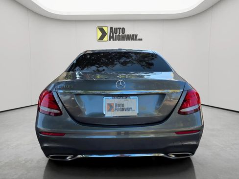 Used 2017 Mercedes-Benz E 300 image 4