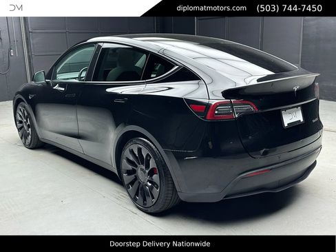 Used 2022 Tesla Model Y Performance image 5