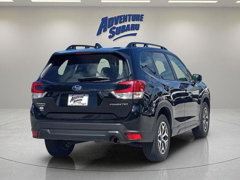 Certified 2022 Subaru Forester Premium AWD/4WD image 6