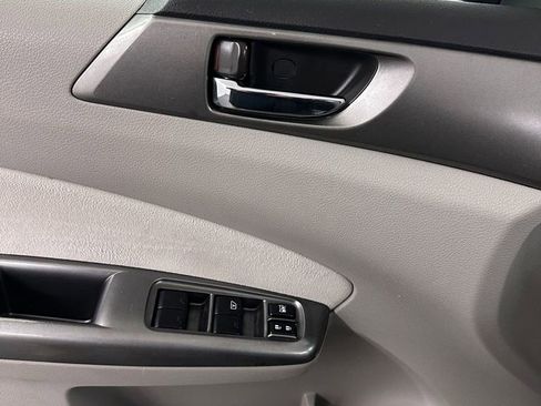 Used 2012 Subaru Forester 2.5X Limited image 9