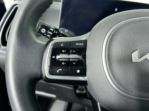 Certified 2025 Kia Sorento SX Prestige AWD/4WD image 12