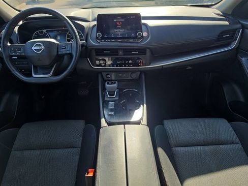 Certified 2025 Nissan Rogue SV FWD image 13