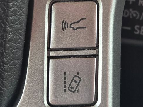 Used 2022 Toyota 4Runner Limited AWD/4WD image 17