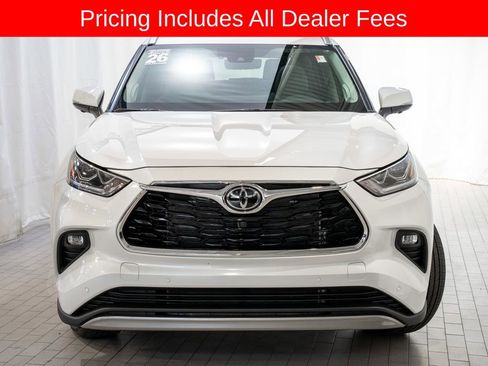 Used 2026 Toyota Highlander Platinum AWD/4WD image 2