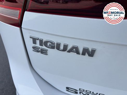 Used 2020 Volkswagen Tiguan SE AWD/4WD image 21