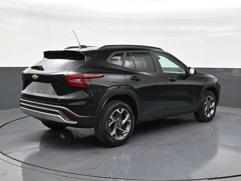 Used 2024 Chevrolet Trax LT FWD image 5