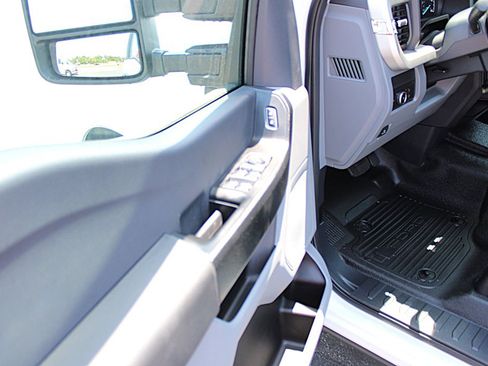 Used 2026 Ford F250 XL w/ XL Chrome Package RWD image 16