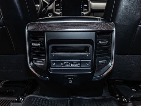 Used 2025 RAM 3500 Laramie AWD/4WD image 23