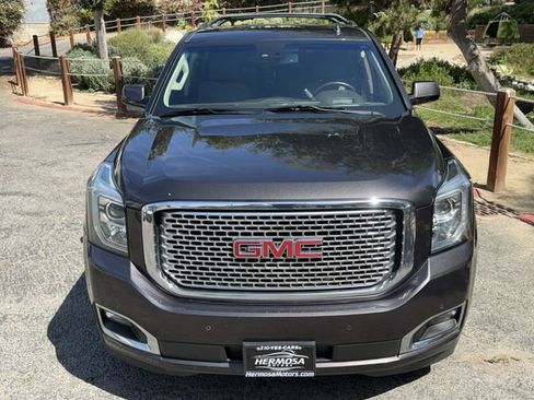 Used 2015 GMC Yukon Denali w/ Touring Package AWD/4WD image 3