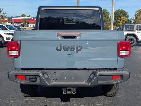 New 2025 Jeep Gladiator Sport AWD/4WD image 4