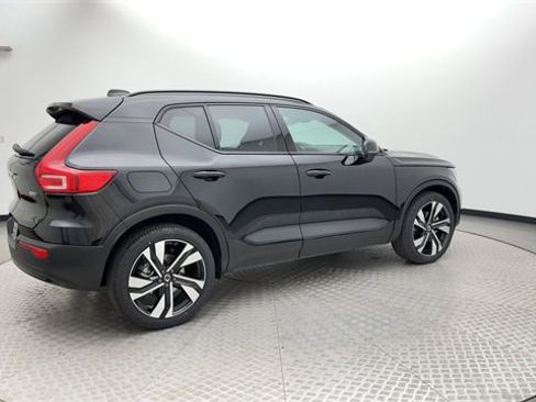 Certified 2024 Volvo XC40 B5 Plus w/ Protection Package Premier image 2