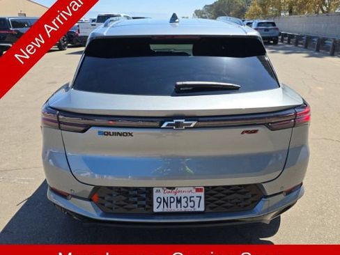 Used 2024 Chevrolet Equinox EV RS FWD image 4