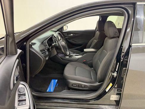 Used 2018 Chevrolet Malibu LT image 17