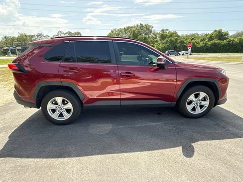 Used 2019 Toyota RAV4 XLE w/ Convenience Package FWD image 6