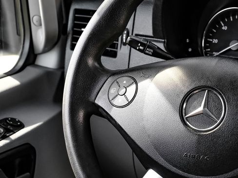 Used 2015 Mercedes-Benz Sprinter 2500 image 13