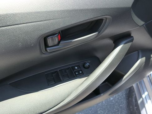 Used 2022 Toyota Corolla LE FWD image 14