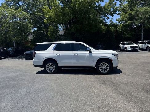 Used 2021 Chevrolet Tahoe Premier w/ Premium Package AWD/4WD image 4