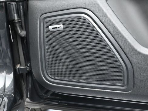 Certified 2025 Porsche Macan image 29