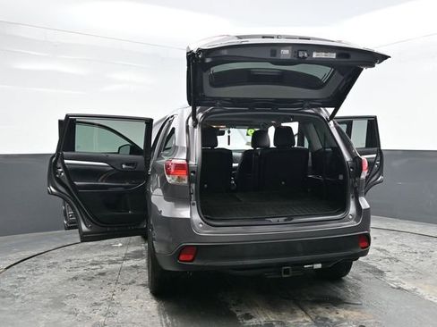 Used 2019 Toyota Highlander XLE image 40