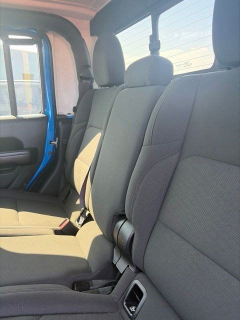 Used 2021 Jeep Gladiator Sport AWD/4WD image 23