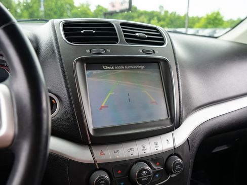 Used 2019 Dodge Journey SE w/ Safe & Sound Group FWD image 24